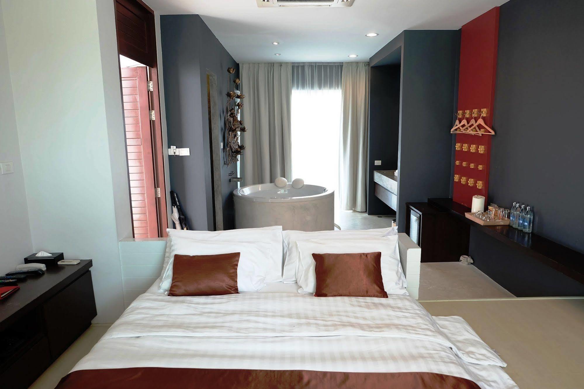 Ohana Resort and Restaurant Rayong Bagian luar foto