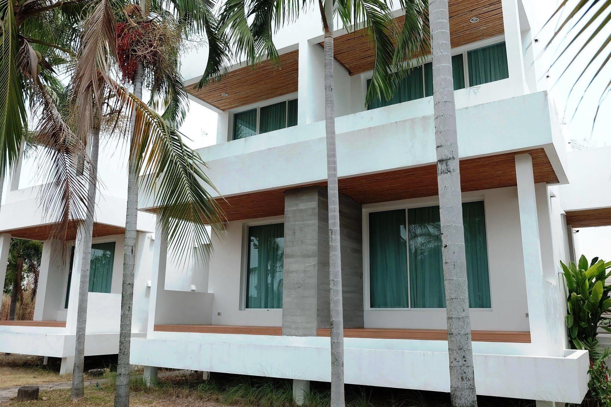 Ohana Resort and Restaurant Rayong Bagian luar foto