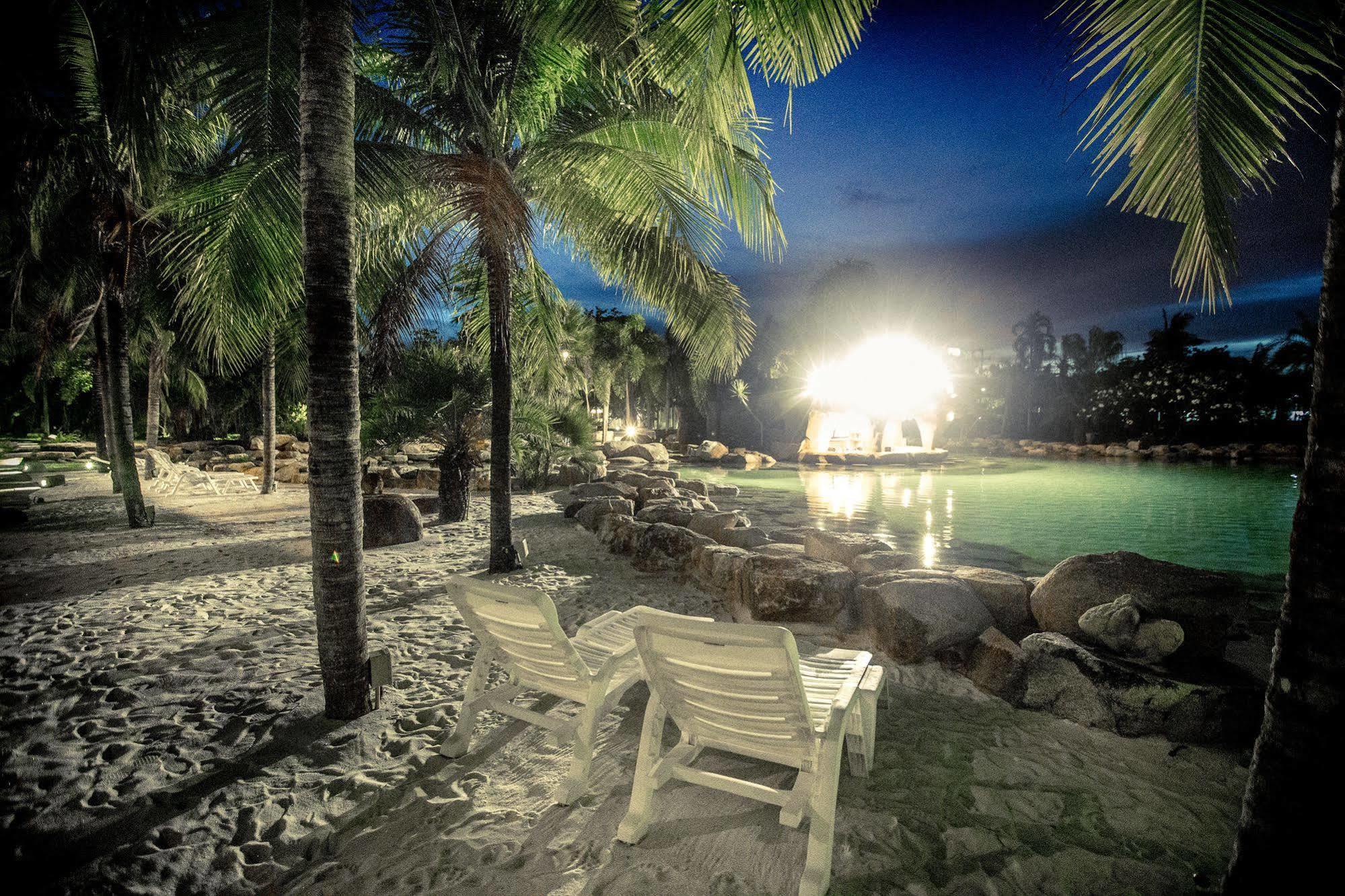 Ohana Resort and Restaurant Rayong Bagian luar foto