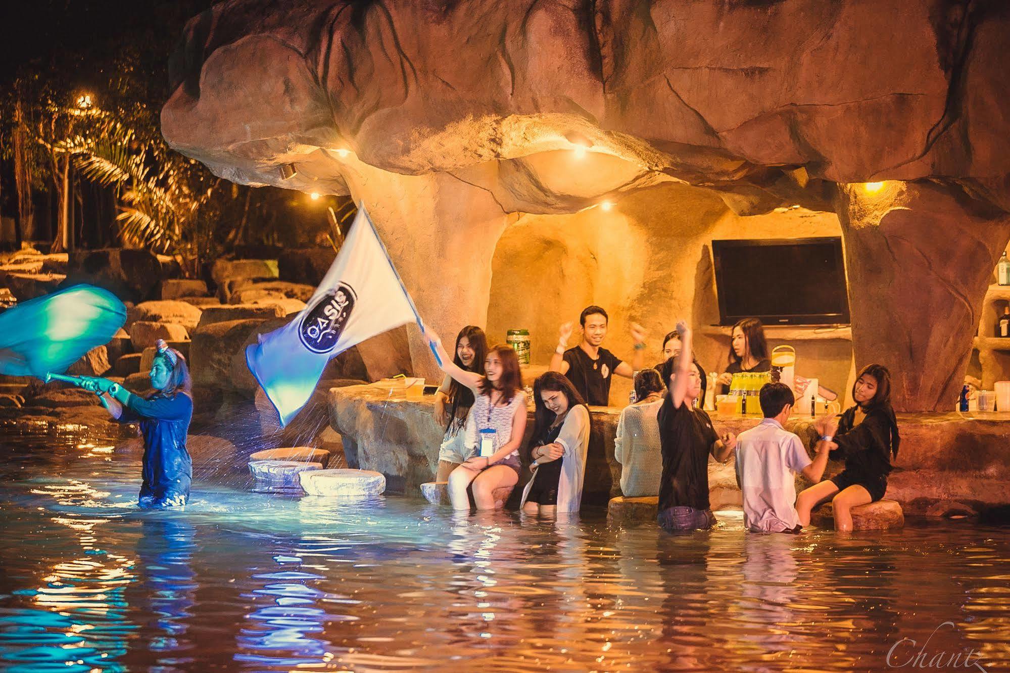 Ohana Resort and Restaurant Rayong Bagian luar foto